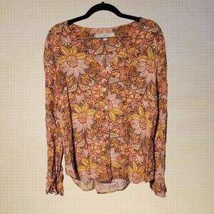 2010s LOFT Medium Pink Floral V-Neck Viscose Blouse Elastic Cuff Sleeve Gathered